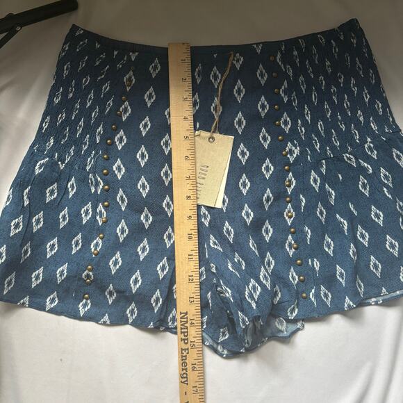 Moon River Anthropologie Blue Ikat Print High Waisted Shorts Size Large Boho - Picture 6 of 6